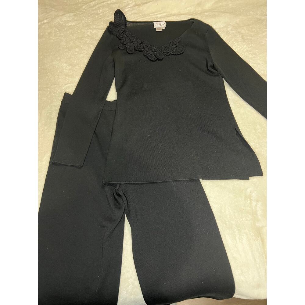 Adrianna Papell Women’s Black 2 Piece Sweater and Wide Pant Leg Set. Size Medium